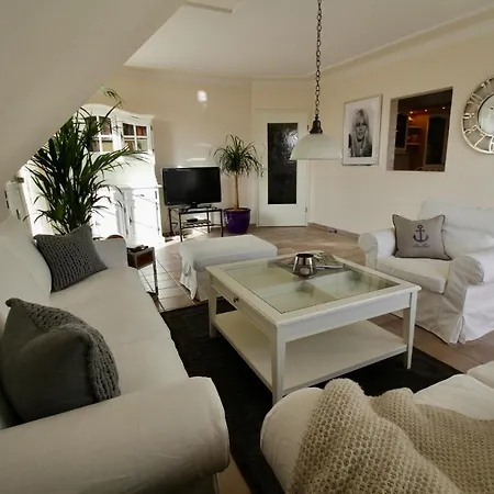 Hamptons House Hotell *